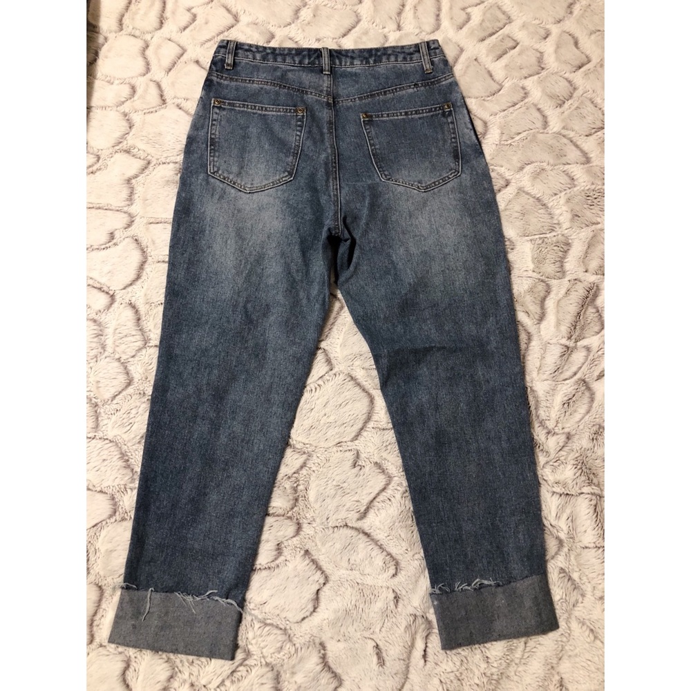 HOST PICK ✨ NWT Boohoo Mom Jeans Size 8 - Picture 5 of 5